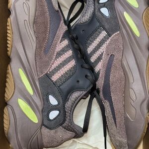 Adidas Yeezy Boost 700 Sneakers
